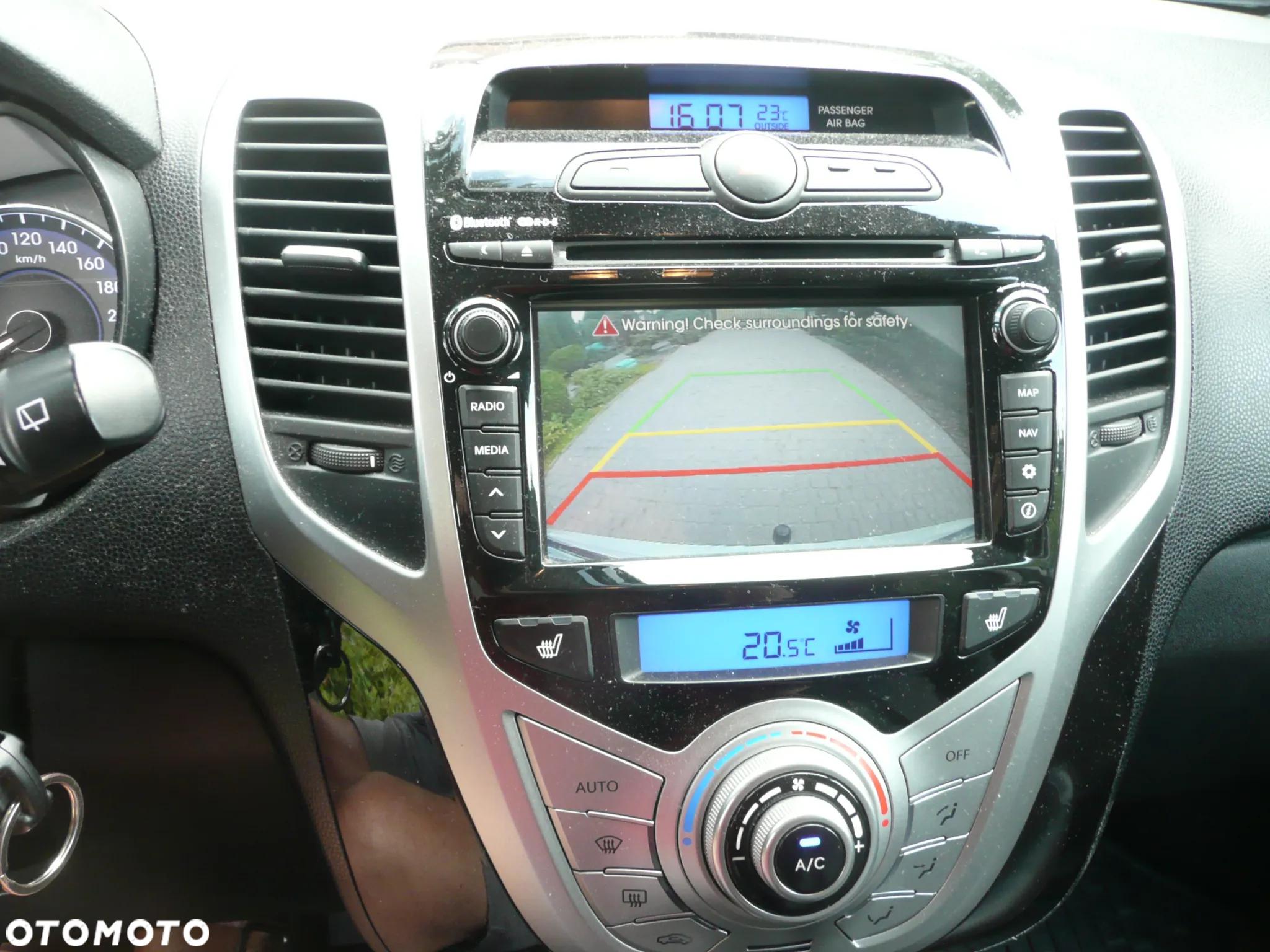 Hyundai ix20 1.6 CRDi blue Comfort - 11