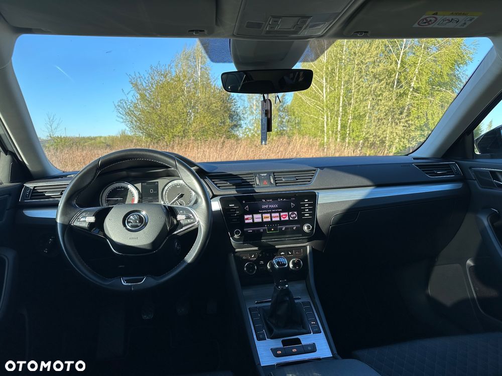 Skoda Superb 2.0 TDI SCR Ambition - 21