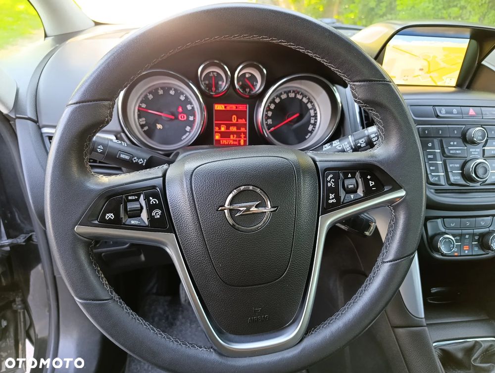 Opel Zafira - 12