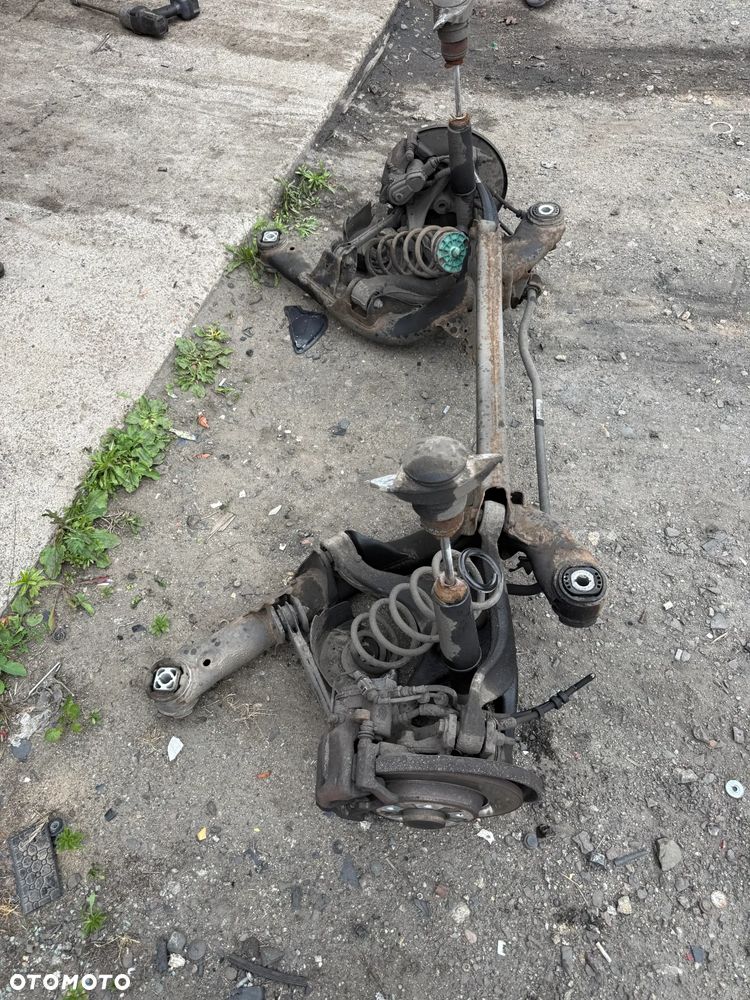 AUDI A6 C7 4G 2.0 TDI KOMBI BELKA TYLNA ZAWIESZENIA KOMPLETNA - 2
