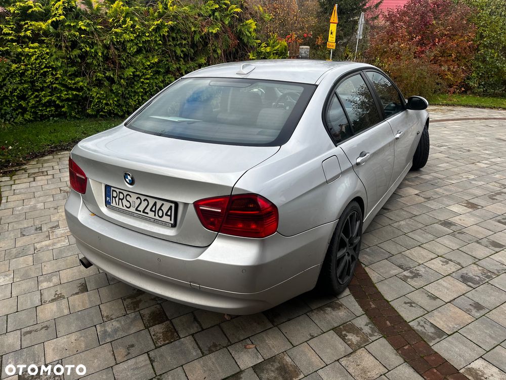 BMW 320I 2005 photo 3