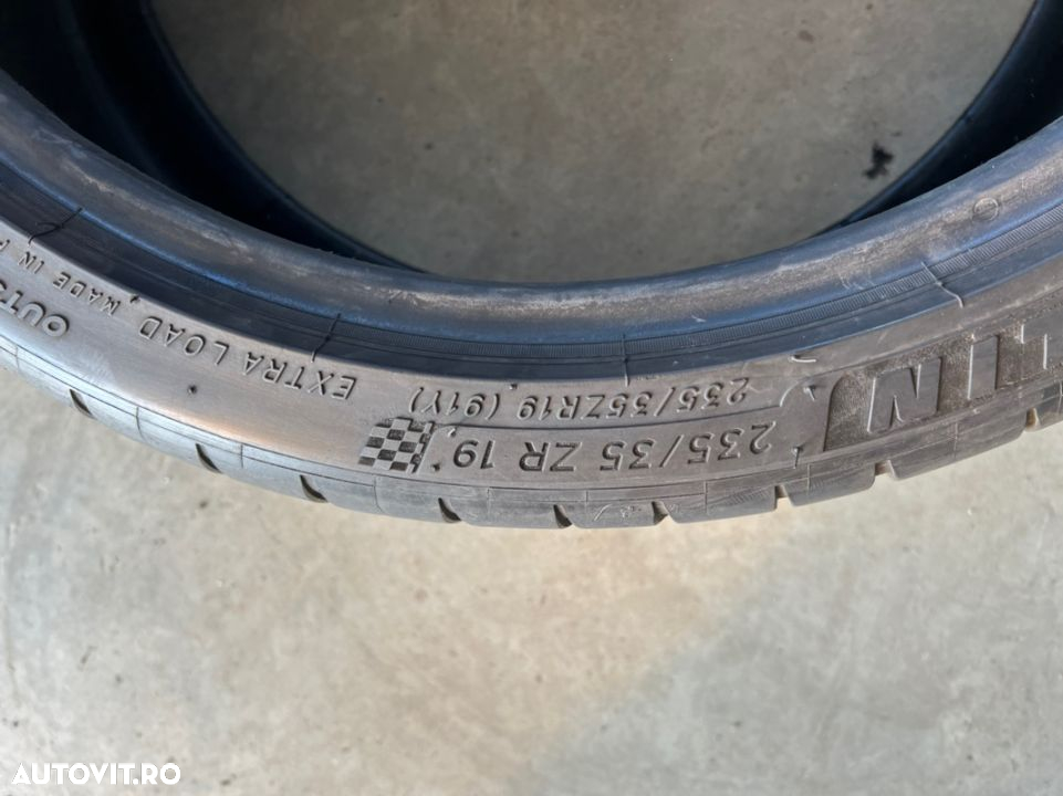 vând 4 anvelope 235/35/19 Michelin de vară second - 7