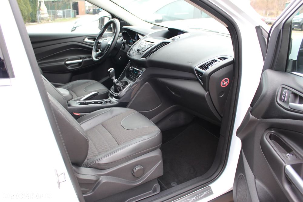 Ford Kuga 2.0 TDCi 4x4 Titanium - 17