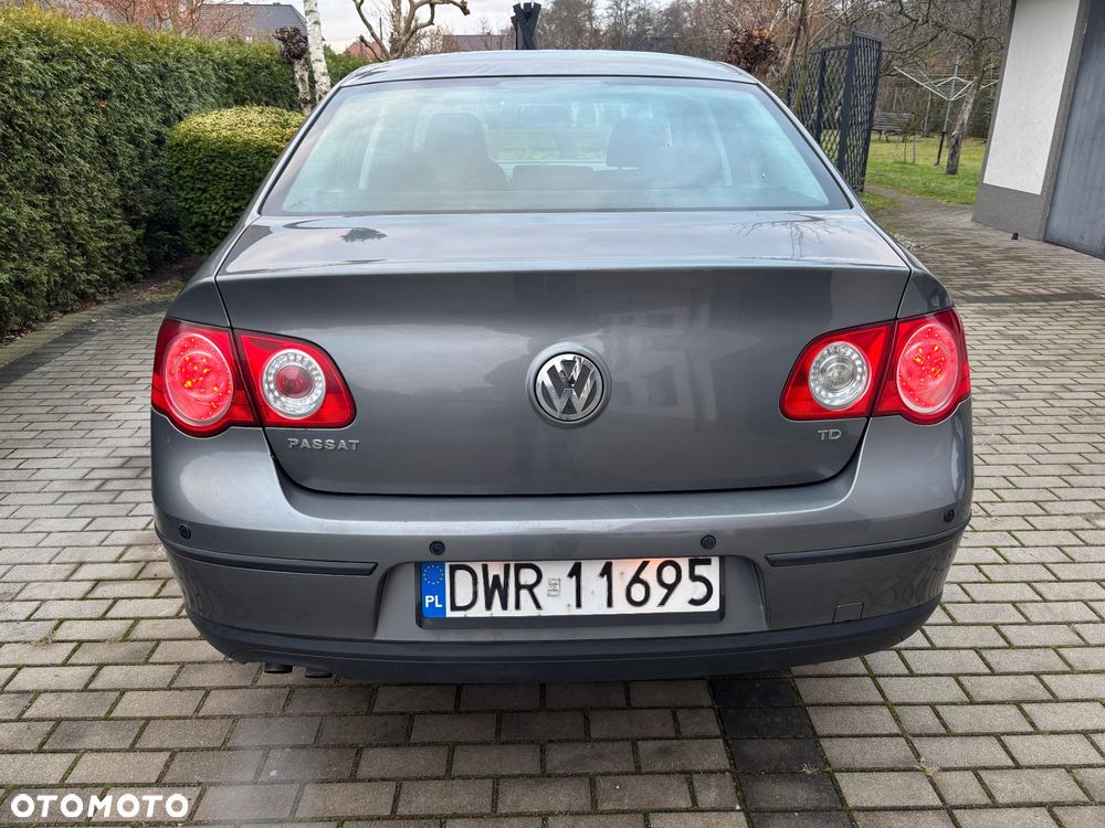 Volkswagen Passat 1.9 TDI Trendline - 3