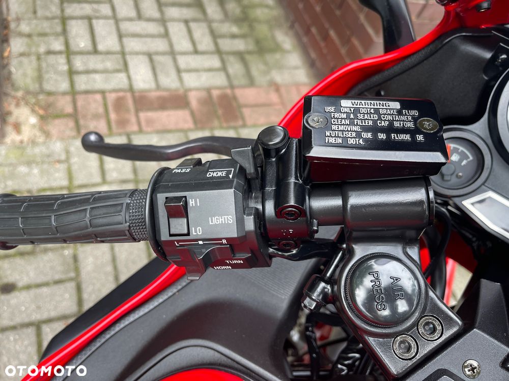 Kawasaki GPZ - 25