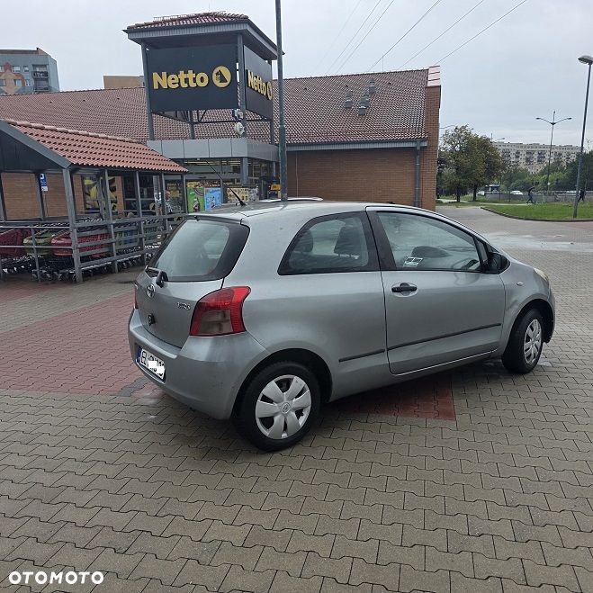 Toyota Yaris 1.0 Luna A/C - 2