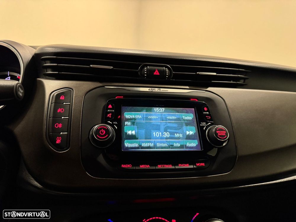 Alfa Romeo Giulietta 1.6 JTDM Distinctive - 32