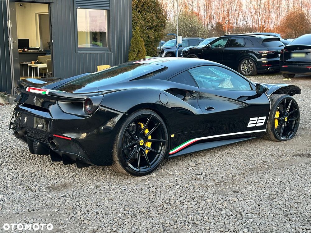 Ferrari 488 - 4