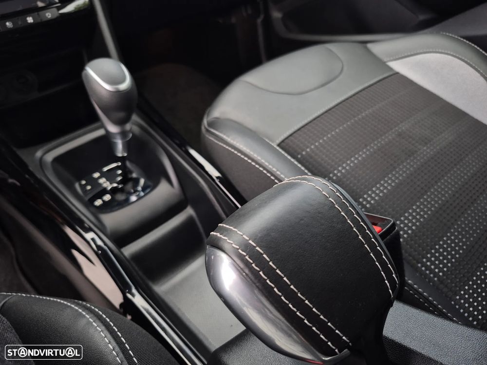 Peugeot 2008 1.2 PureTech Allure EAT6 - 15