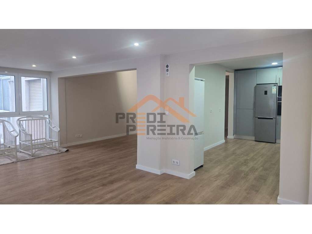 Apartamento T3 com terraço e varanda, centro de Odivelas. - Grande imagem: 5/33