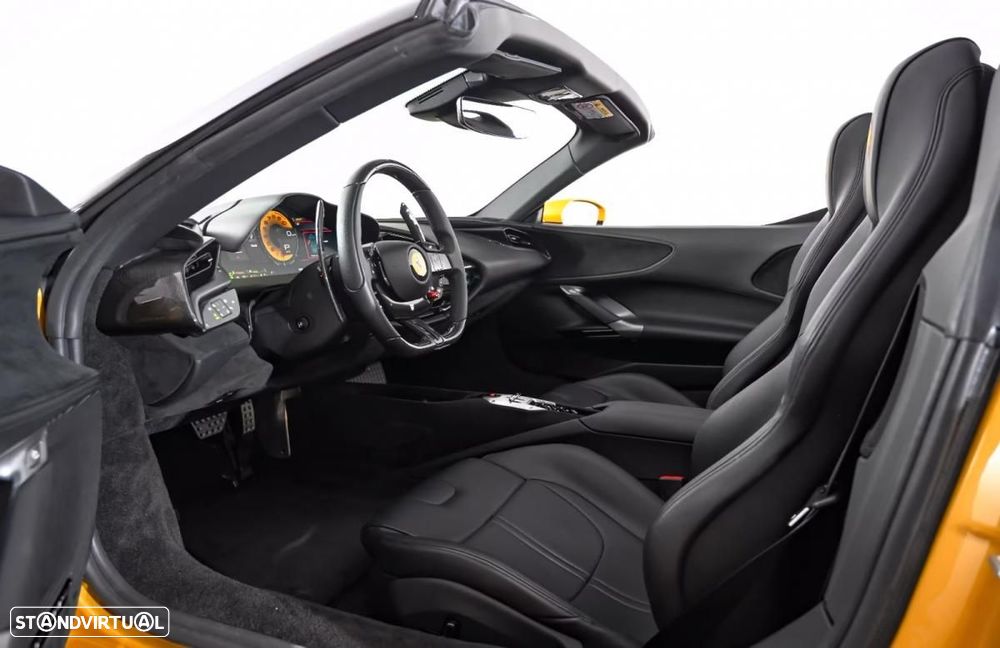 Ferrari SF90 Spider - 10