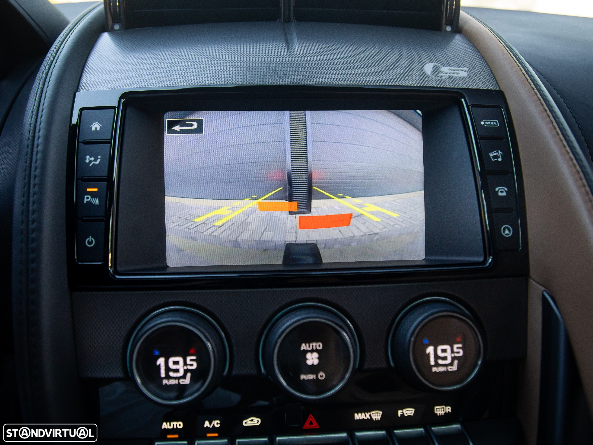 Jaguar F-Type 3.0 V6 S/C S Auto - 42