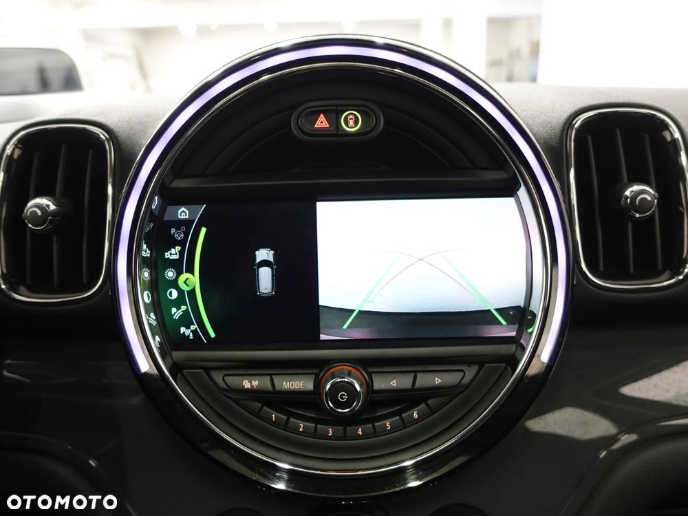 MINI Countryman Cooper All4 Essential Trim - 32