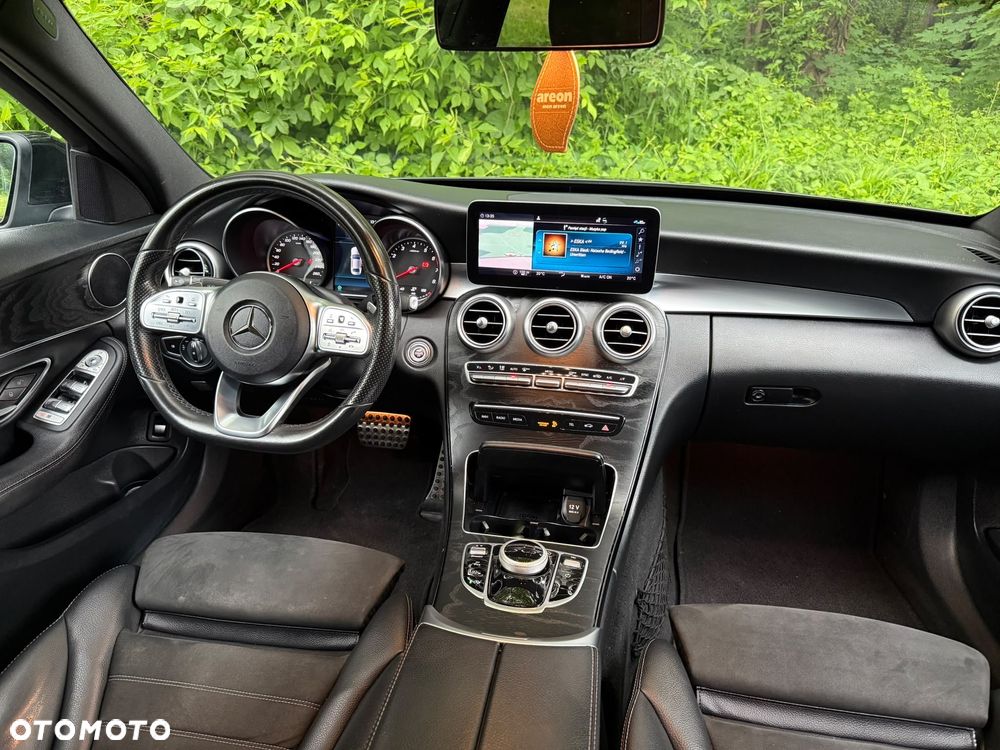 Mercedes-Benz Klasa C 300 9G-TRONIC - 15
