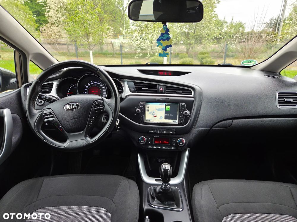 Kia Ceed - 13
