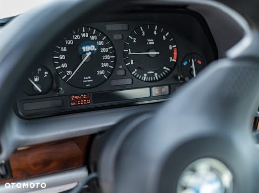 BMW Seria 7 - 8
