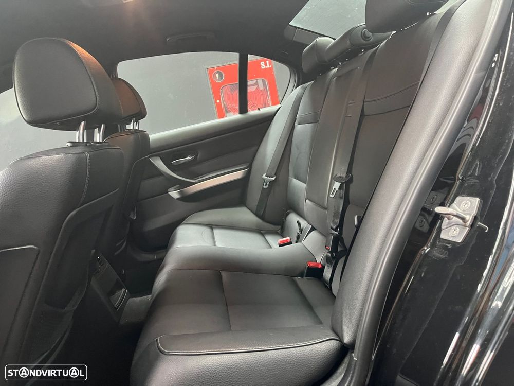 BMW 320 d Navigation - 10