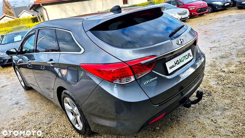Hyundai i40 Kombi blue 1.6 Family+ - 17