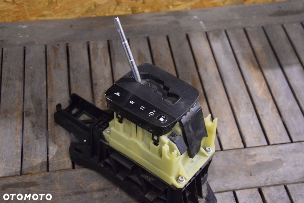 Mercedes A-Klasa W169 W245 Lewarek wybierak automatu A1693701009