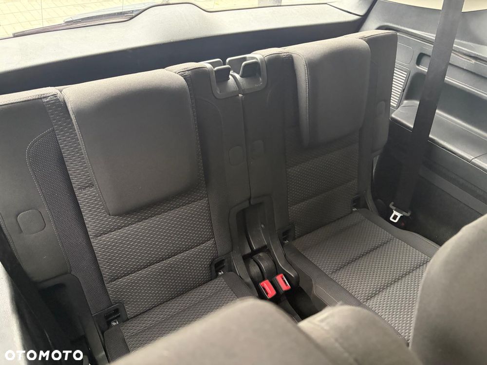 Volkswagen Touran - 20