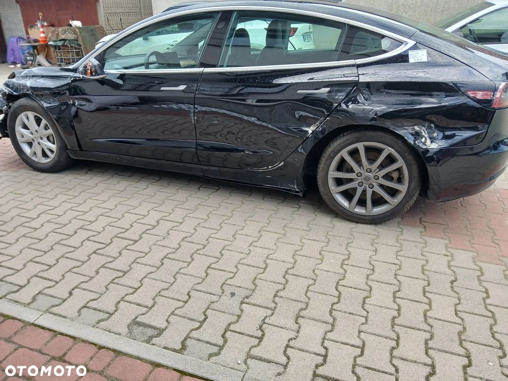 Tesla Model 3 Langstreckenbatterie Allradantrieb Dual Motor Performance - 4