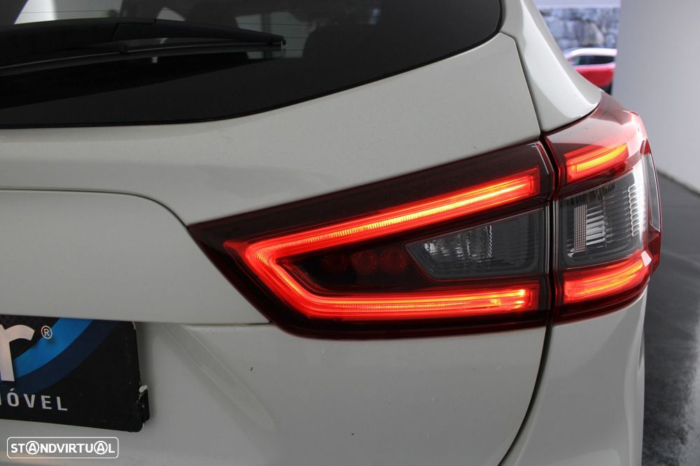 Nissan Qashqai 1.5 dCi N-Connecta Business - 31