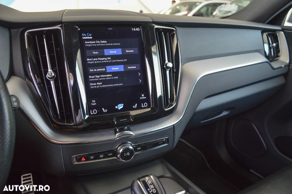 Volvo XC 60 D4 AWD R-Design - 17