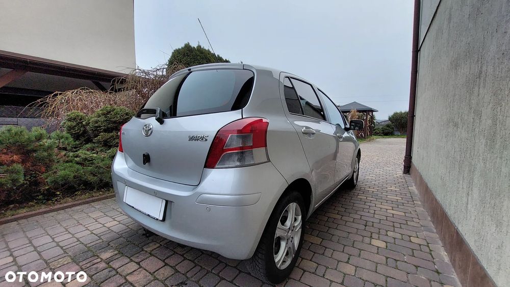 Toyota Yaris 1.33 Prestige - 8