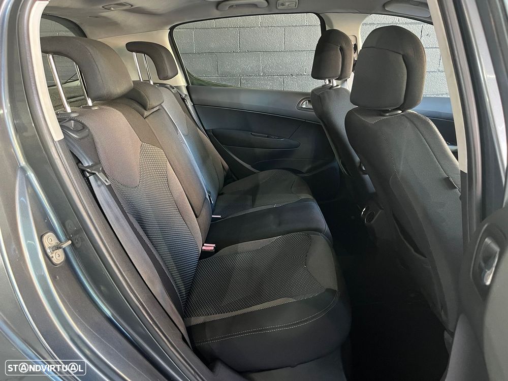Peugeot 308 1.6 HDi Sport - 12