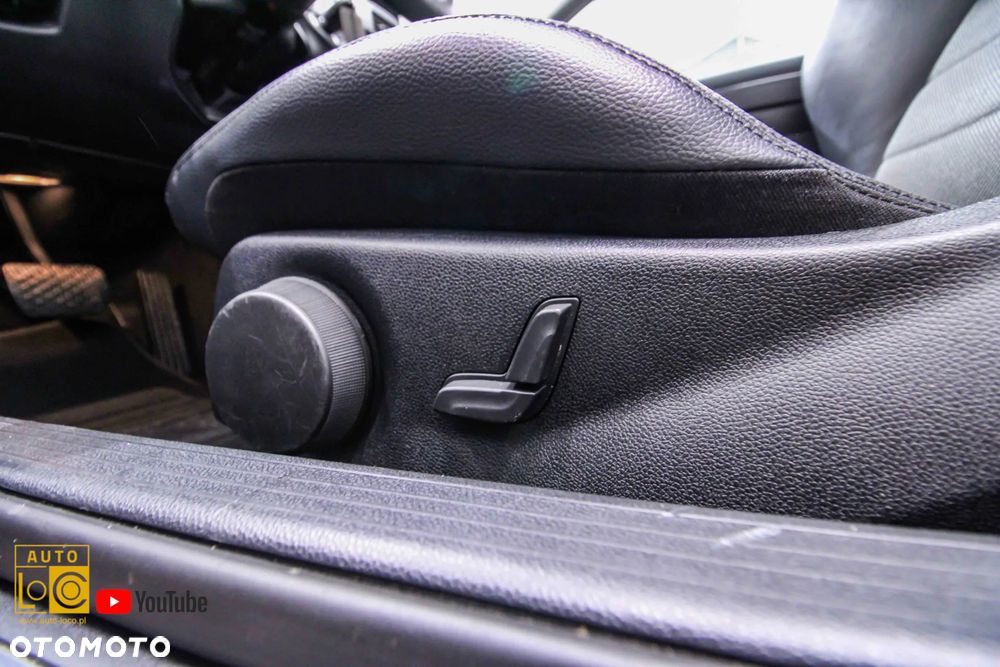 Mercedes-Benz Klasa E 250 CGI BlueEFFICIENCY Automatik Avantgarde - 26