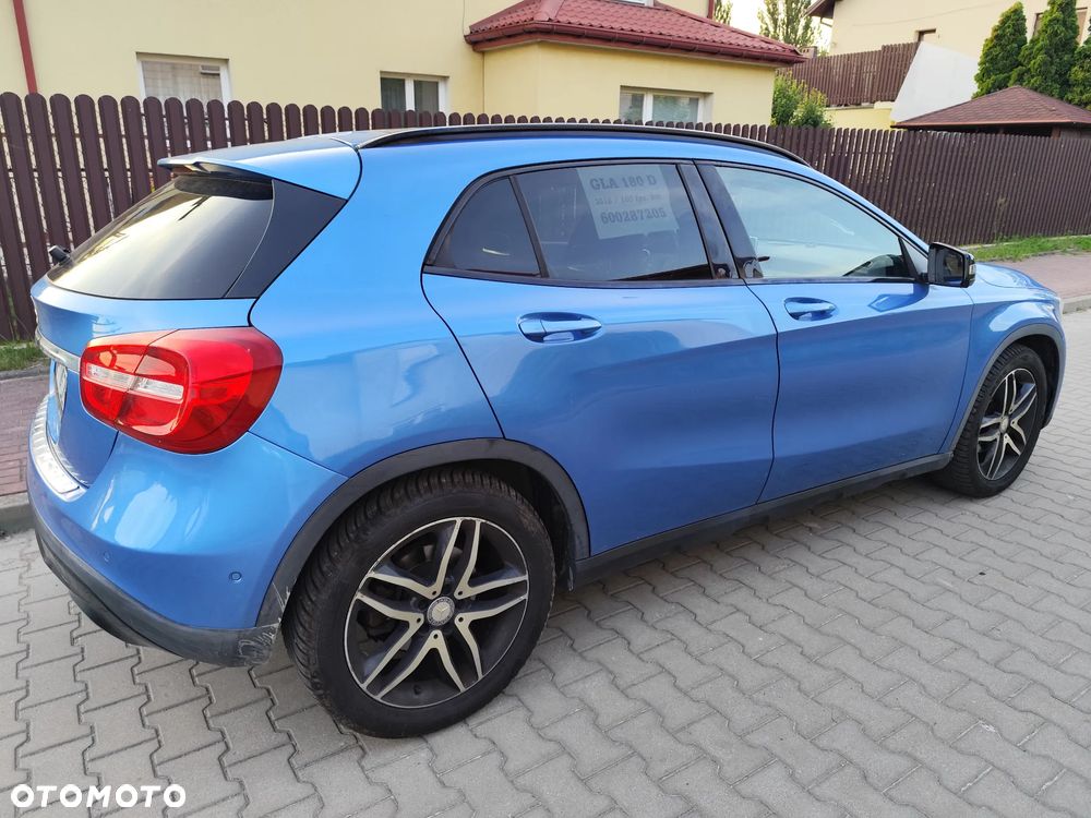 Mercedes-Benz GLA - 19