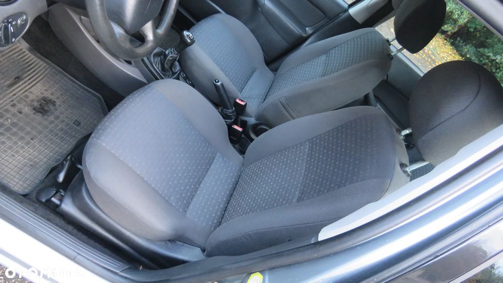 Ford Focus 1.8 Trend - 28