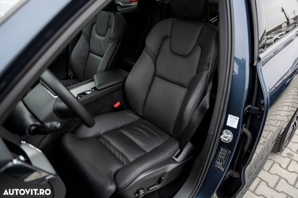 Volvo XC 60 B4 D Plus Dark - 14