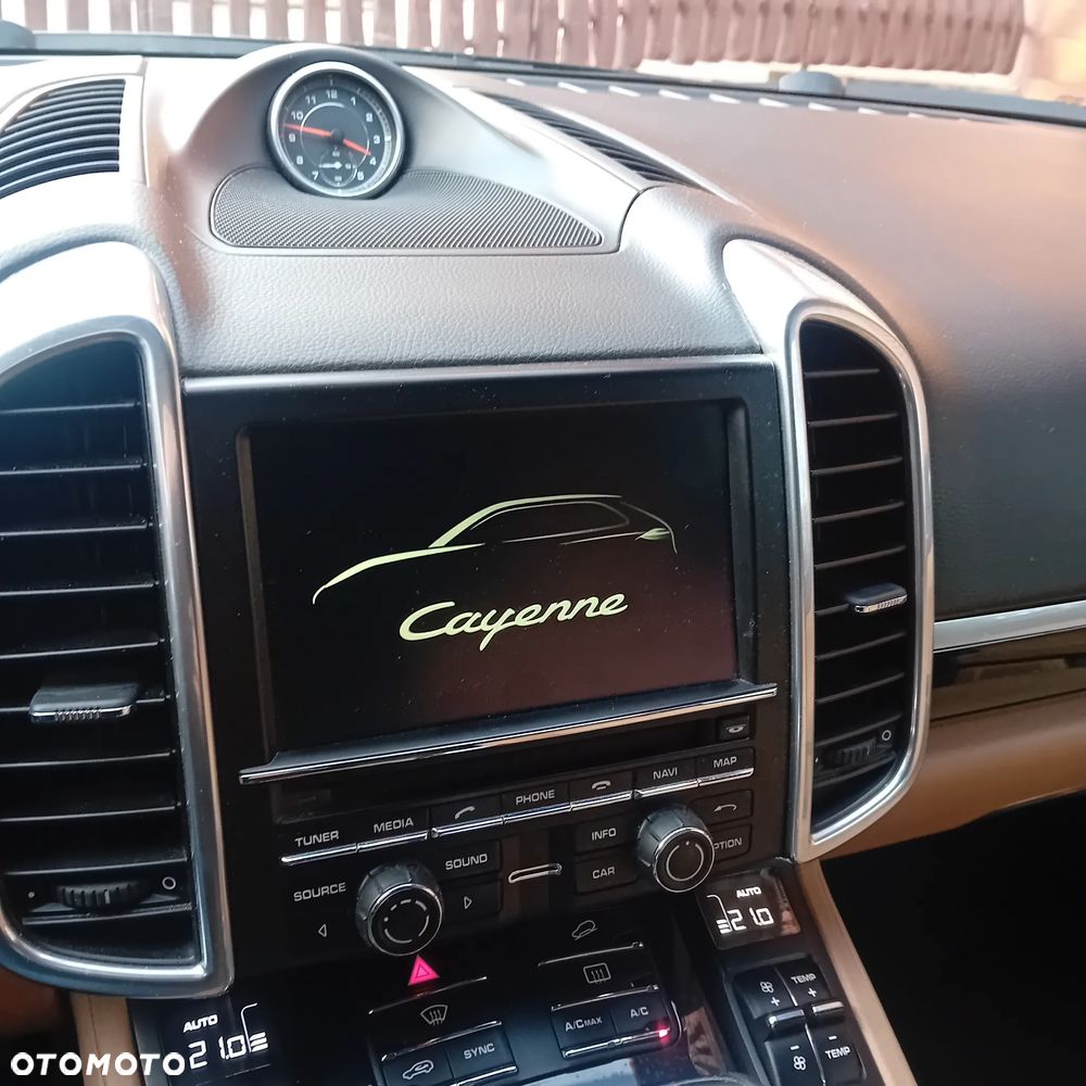 Porsche Cayenne - 11