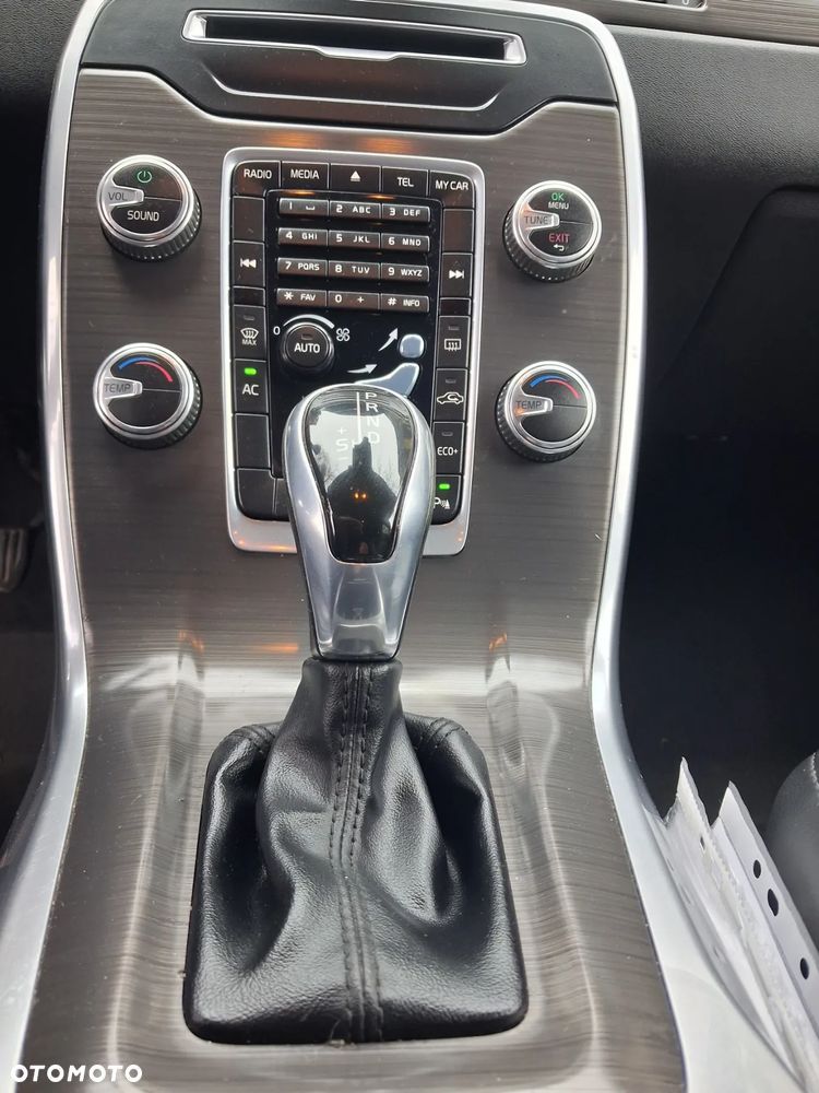 Volvo V70 T5 Geartronic Summum - 16