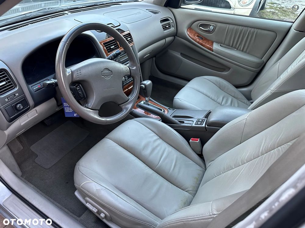 Nissan Maxima - 3