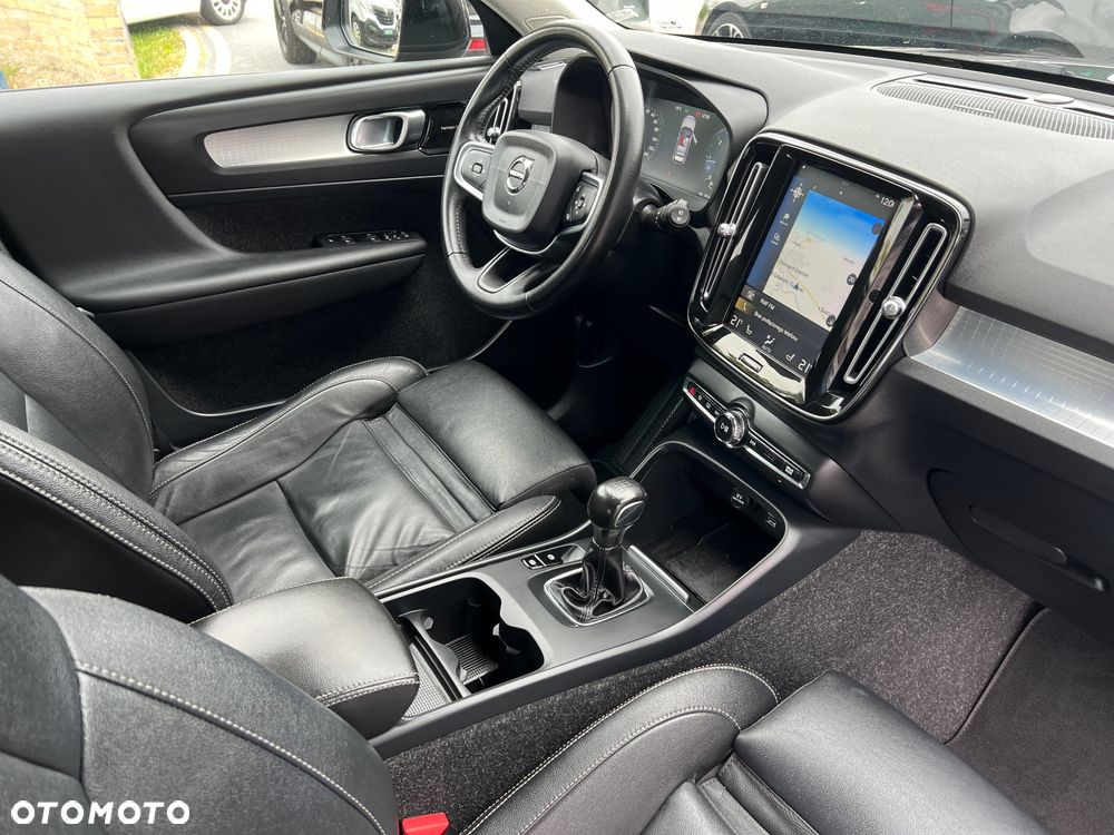 Volvo XC 40 D3 AWD R-Desgin - 26