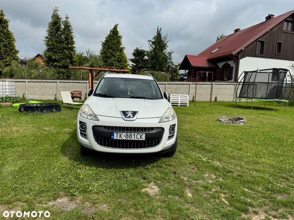 Peugeot 4007 - 8