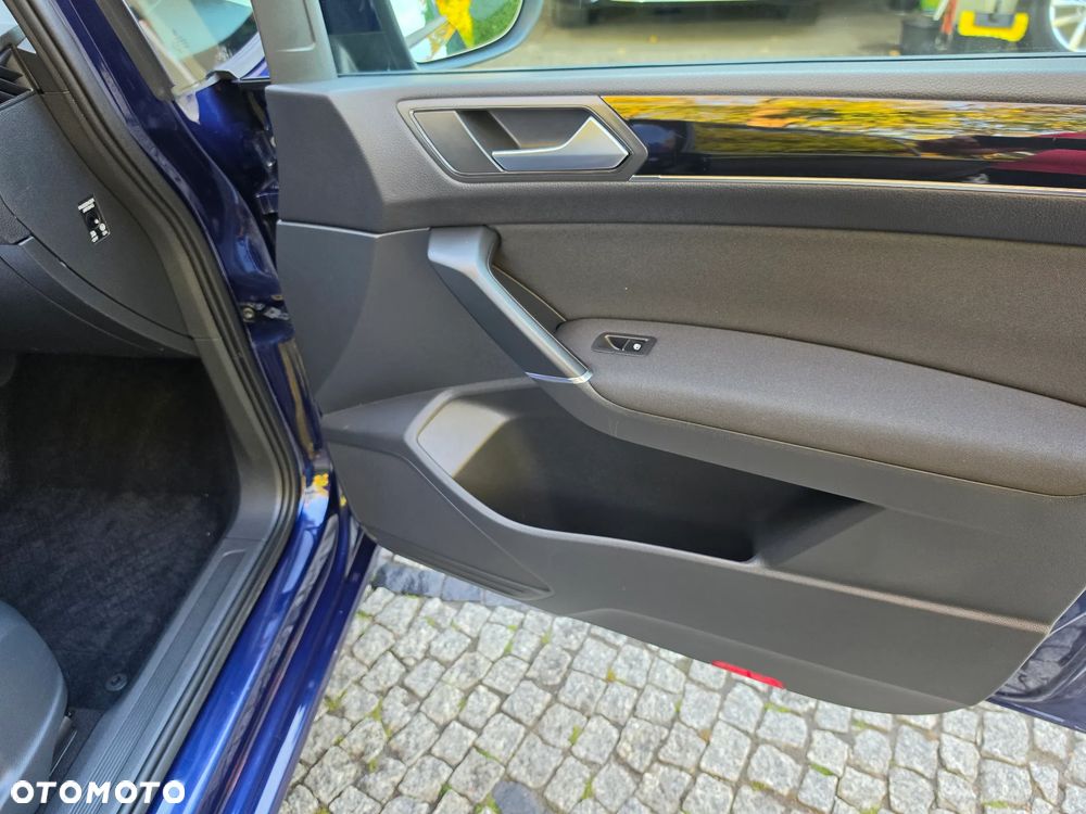 Volkswagen Touran 2.0 TDI BMT Comfortline - 31