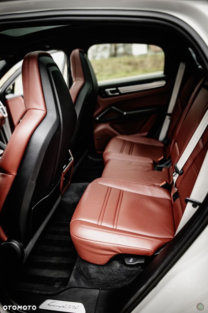 Porsche Cayenne E-Hybrid Platinum Edition - 18