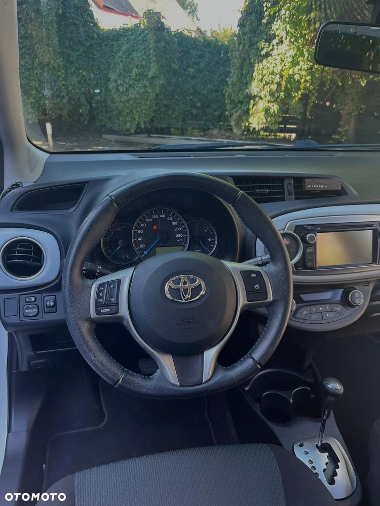 Toyota Yaris Hybrid 1.5 VVT-i Comfort mit Design Paket - 9