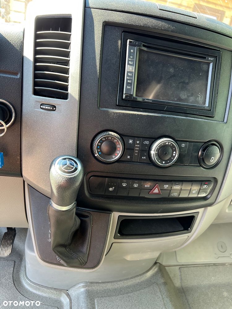 Mercedes-Benz Sprinter - 15