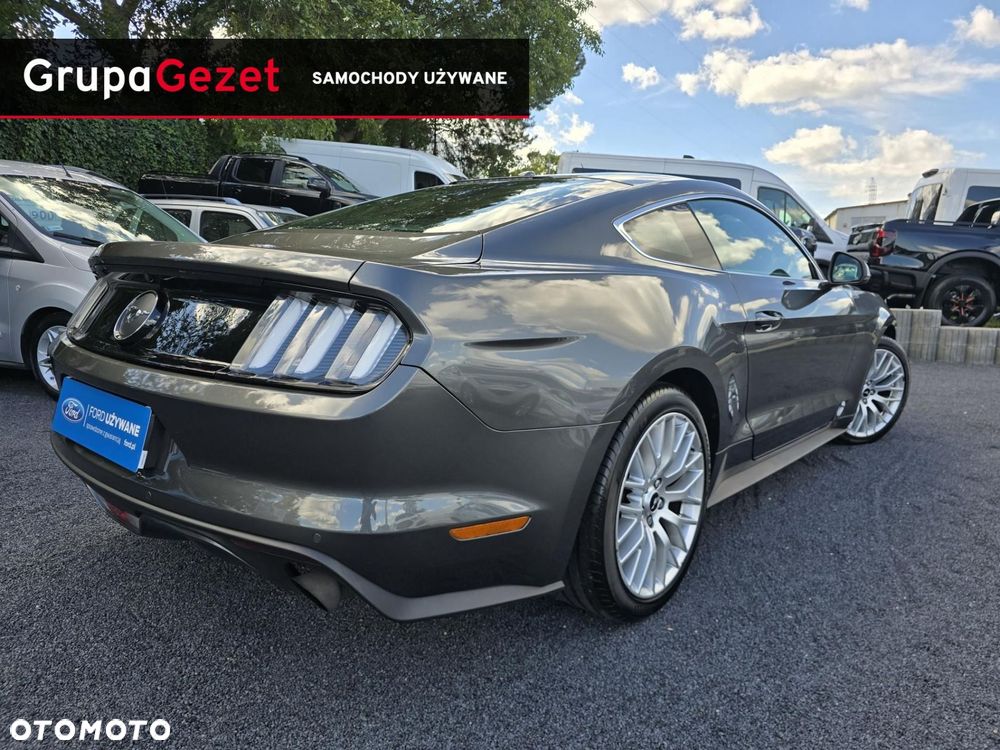 Ford Mustang - 4