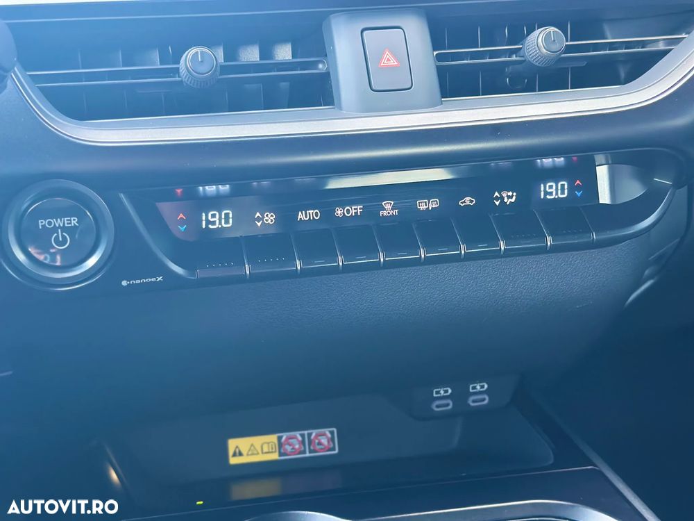 Lexus UX 250h Business Edition - 14