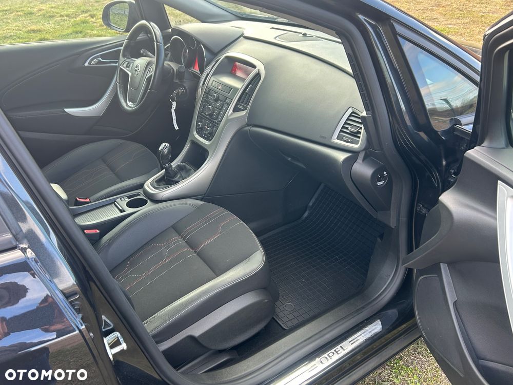 Opel Astra 1.4 Turbo 150 Jahre - 30