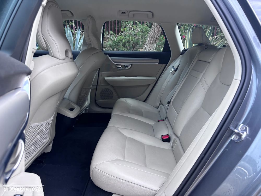 Volvo V90 2.0 D4 Momentum Geartronic - 15