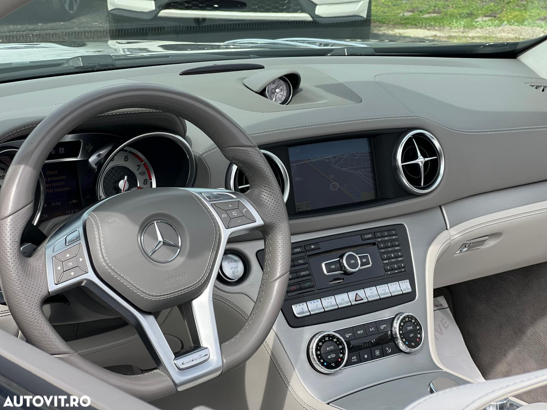 Mercedes-Benz SL - 25