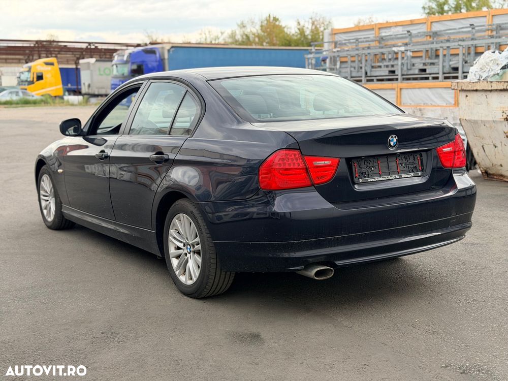 BMW Seria 3 320d - 4