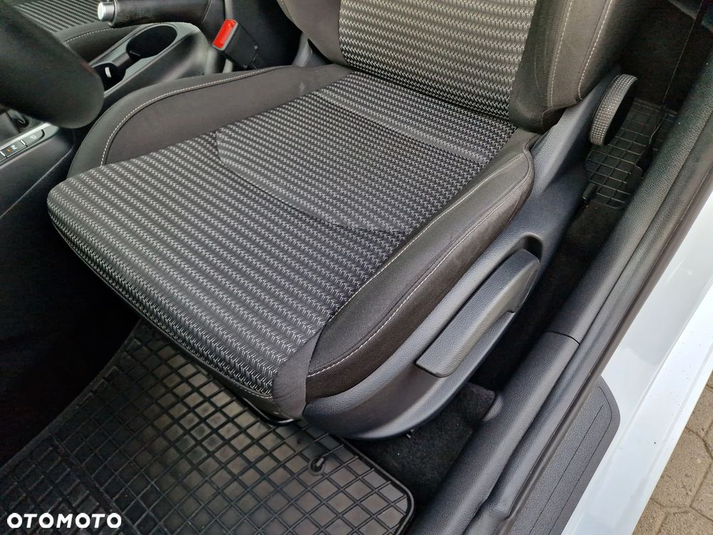 Kia Ceed 1.5 T-GDI M - 13