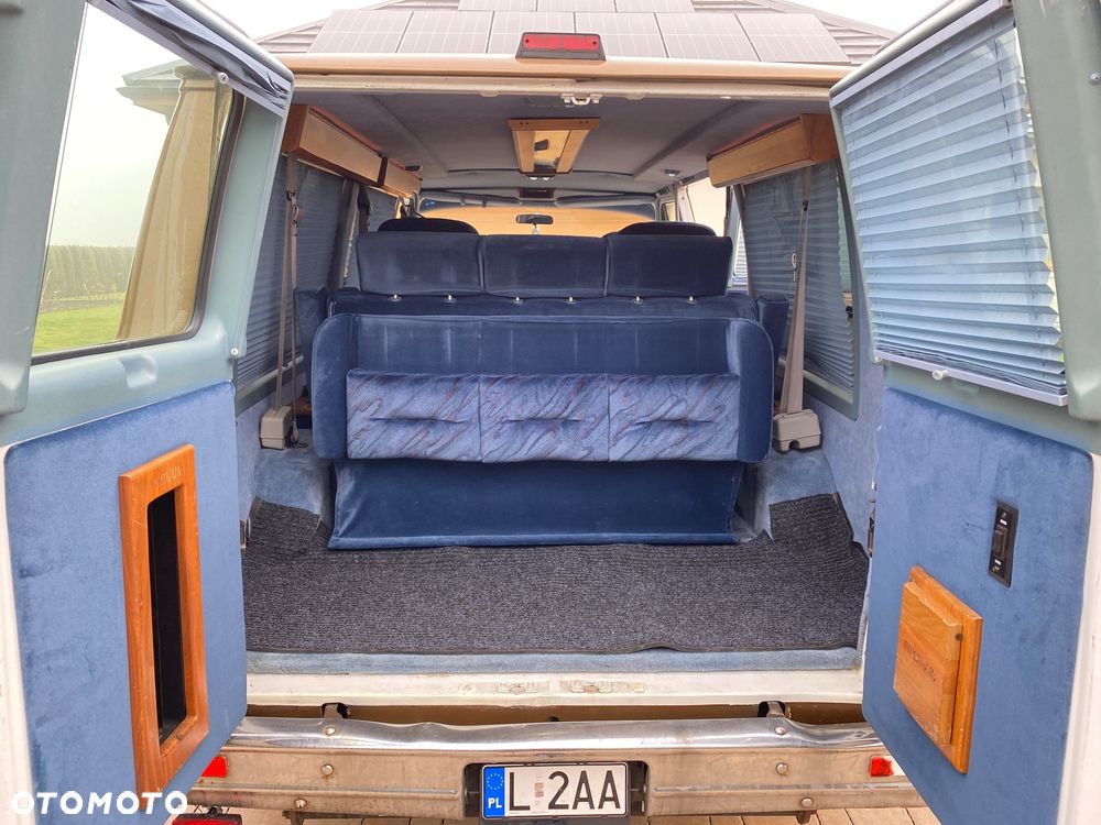 Chevrolet Chevy Van - 19